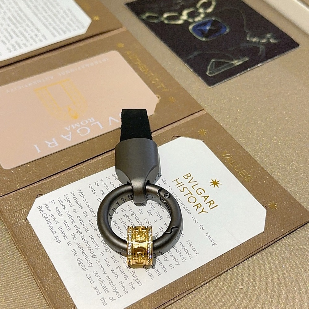 Bulgari bag charm keychain - Picture 6 of 6